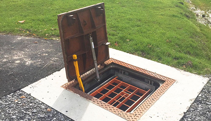 Ductile iron hinged hatch open single with safe hatch